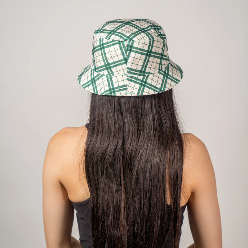 VimHue reversible small brim bucket hat - Cream/Argyle