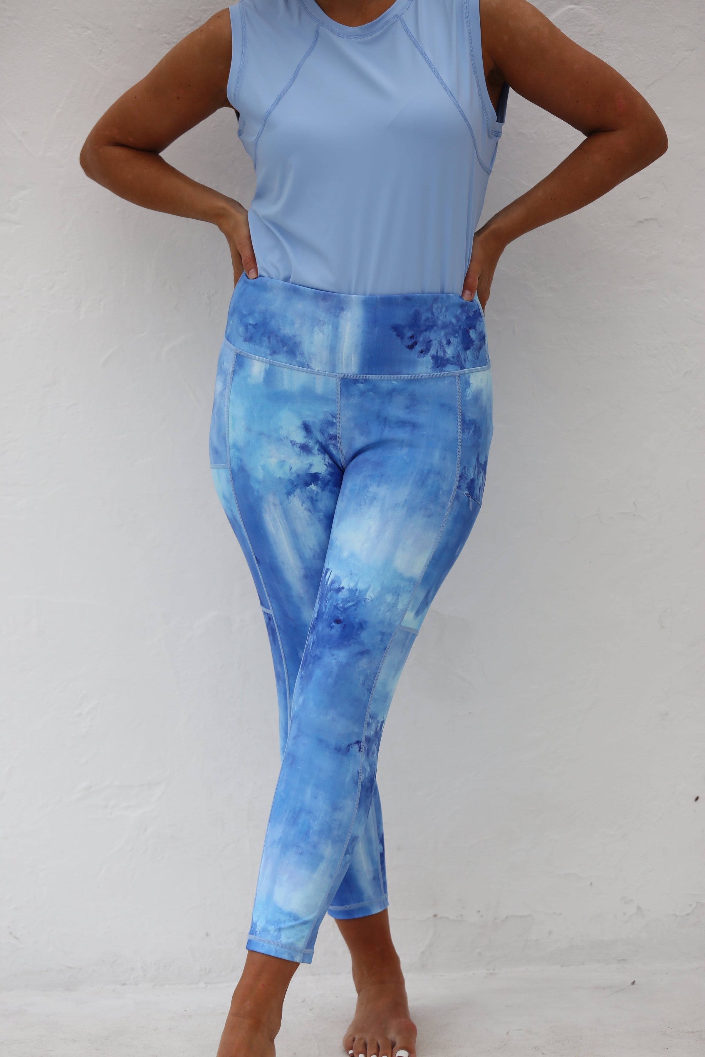 Famara Women's Capri Leggings - Periwinkle print