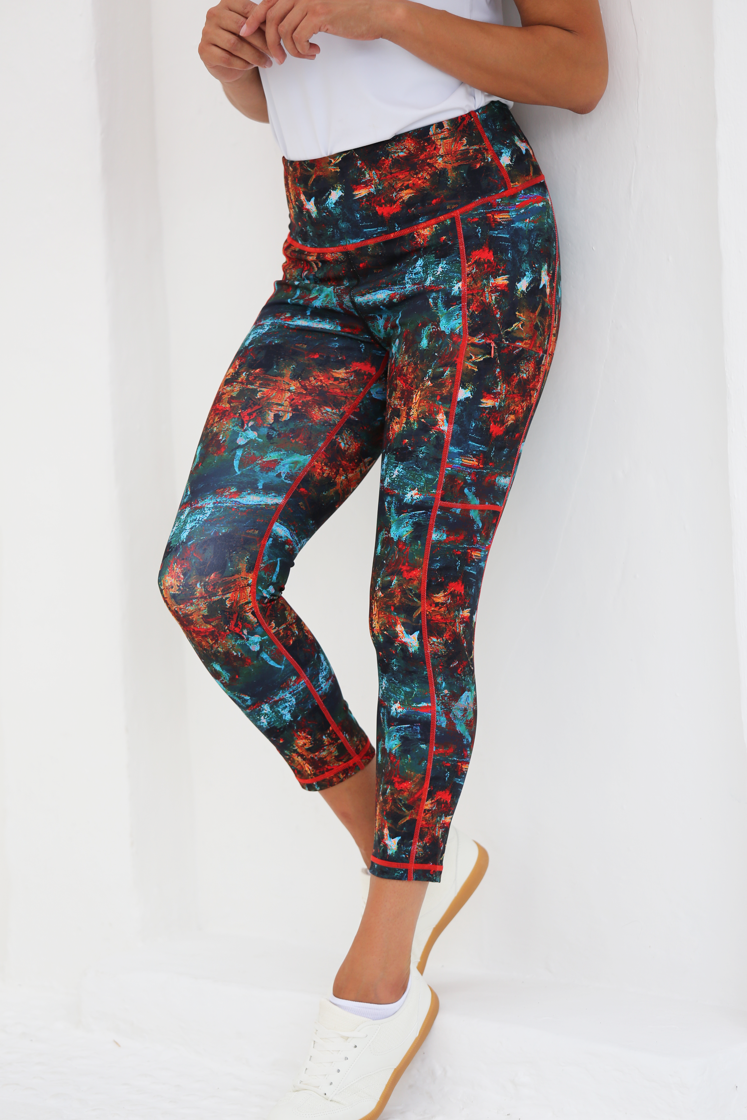 Famara Women's Capri Leggings  - Take Flight print