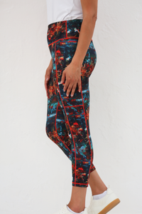 Famara Women's Capri Leggings  - Take Flight print