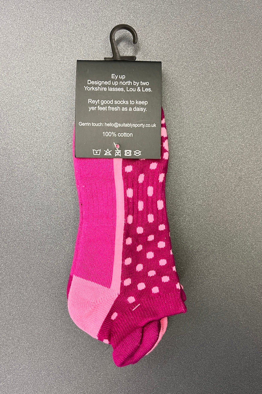 Suitably Sporty sports socks (single pair) - Pink spots