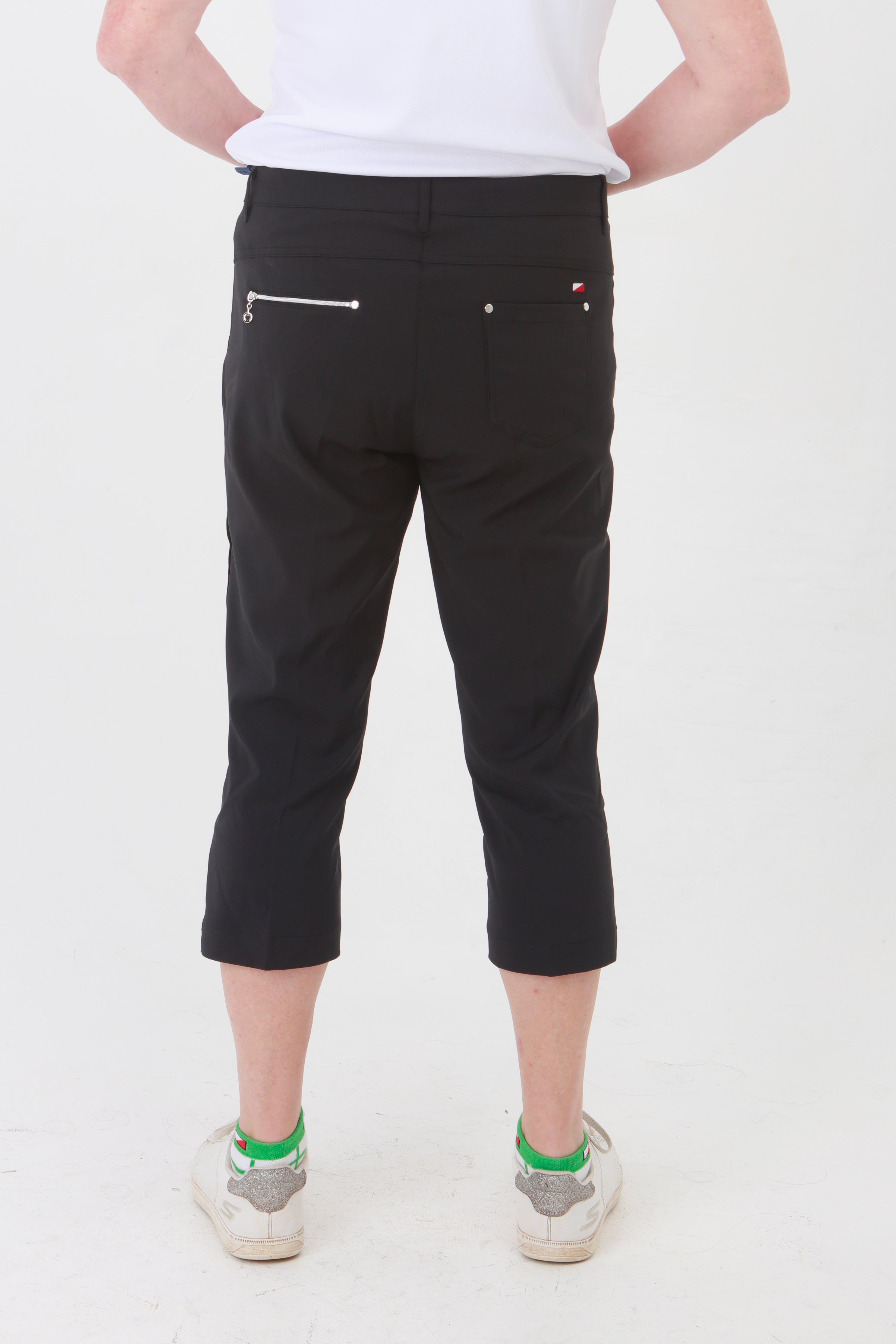 Black capri trousers hotsell