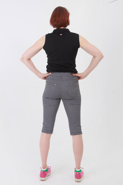 This is an essential item for every lady golfer and her golfing wardrobe.  Who doesn't need a plain black golf polo shirt?  This will also work for Lady tennis players who are looking for a plain black tennis polo shirt to match with their tennis skort or tennis shorts.  Lady Tennis players and lady golfers need this.