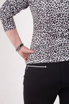 Black Ladies Golfing Capri trousers are perfect for your ladies golfing wardrobe.    Matched with the JRB Ladies Golf shirts in various stunning designs and you will look amazing when out playing on the golf course.  When searching for golf clothes for women, these black capri trouser are so popular especially for teams.