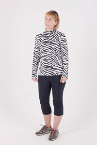 Black Ladies Golfing Capri trousers are perfect for your ladies golfing wardrobe.    Matched with the JRB Ladies Golf shirts in various stunning designs and you will look amazing when out playing on the golf course.  When searching for golf clothes for women, these black capri trouser are so popular especially for teams.