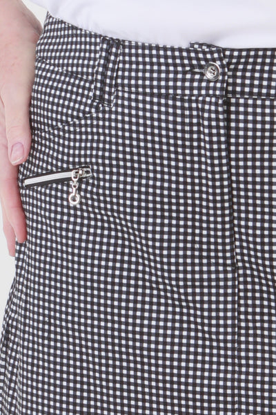 The gingham collection is a winner for lady golfers around the world.  This golfing skirt is similar to a golfing skort but has comfortable inbuilt pants. With the plain pique lady golfer polo tops you will be ready to hit the catwalks as well as the golf courses. Women golfers will love this for their daily sports.